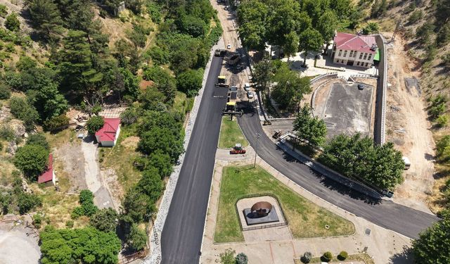 Büyükşehir, Dulkadiroğlu Pınarbaşı Caddesi’nde Asfalt Mesaisine Başladı