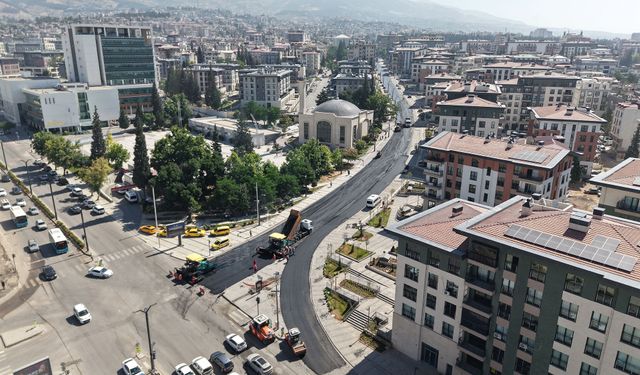 Büyükşehir, Zübeyde Hanım’da İkinci Etaba Başladı; Son Kat Asfalt Seriliyor