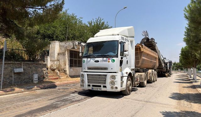 Büyükşehir’den Türkoğlu’nda Ulaşım Konforunu Artıracak Asfalt Yatırımı