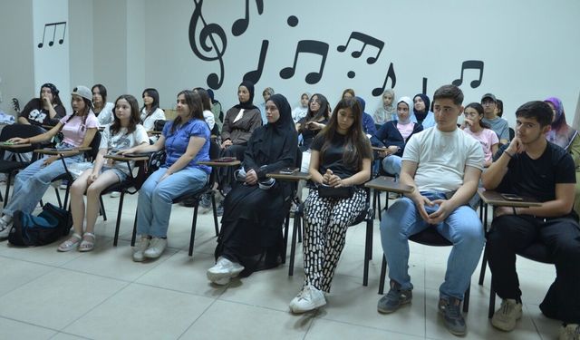 KAMEK’te Gençlere Finansal Yönetimin İncelikleri Anlatıldı
