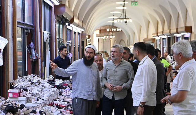 Başkan Görgel, Kapalı Çarşı’da Esnaf ve Vatandaşlarla Bir Araya Geldi