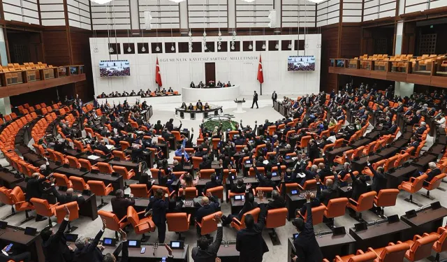 TBMM'de Öğrenci Affı Teklifinin İlk 13 Maddesi Kabul Edildi