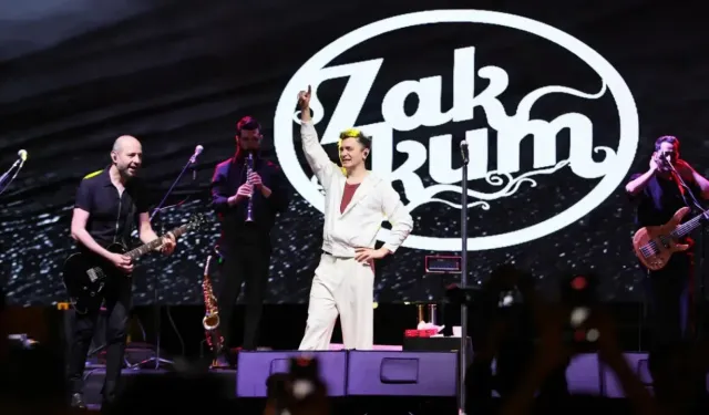 Geleneksel Ağustos Fuarı'nda Sahne Zakkum'un