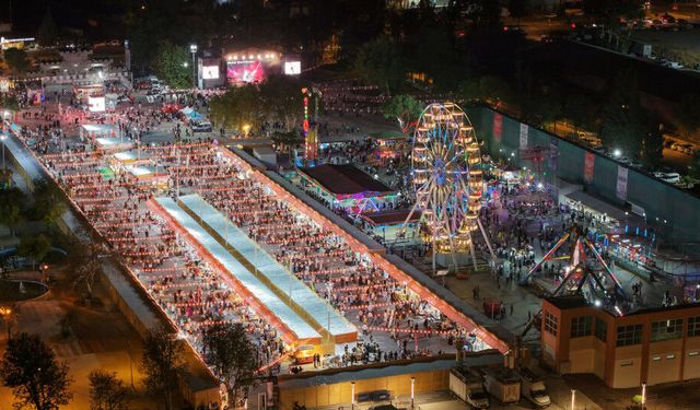 Ağustos Fuarı’nda Pazartesi günü Kahkaha ve Rekabet Bir Arada