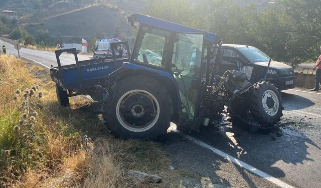 Kahramanmaraş'ta Otomobil Traktör ve Araca Çarptı: 3 Kişi Yaralandı