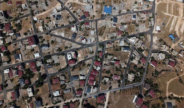 Büyükşehir, Pazarcık’ın Yol Ağını Sıcak Asfaltla İlmek İlmek Örüyor
