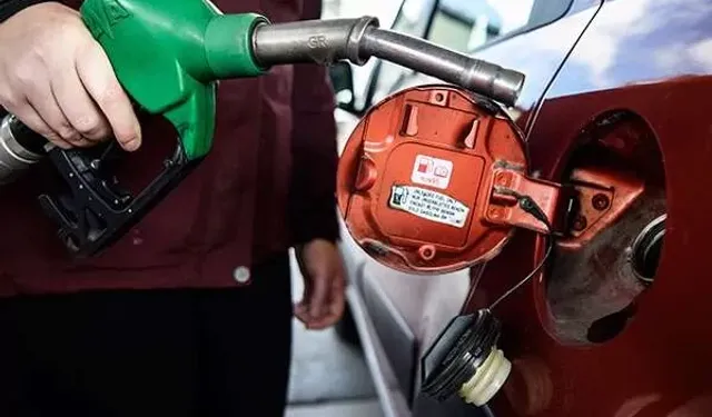 Motorine İndirim Gözüktü... Şimdilik Tabela Değişikliğine Gerek Kalmadı