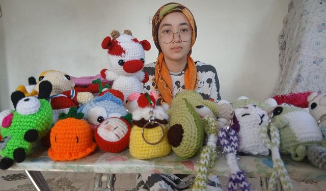 Kahramanmaraş’ta Zeynep’in İp Bebekleri Ailesine Umut Oluyor