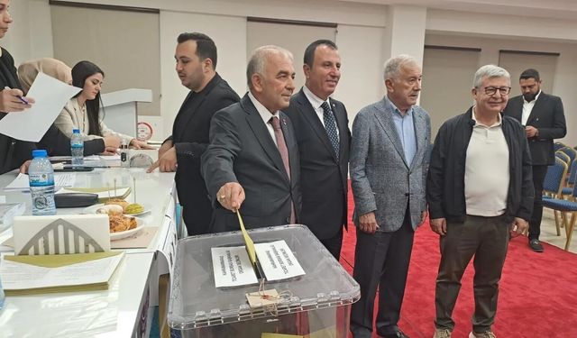 Ticaret Borsası’nda Başkan Narlı Yeniden Seçildi