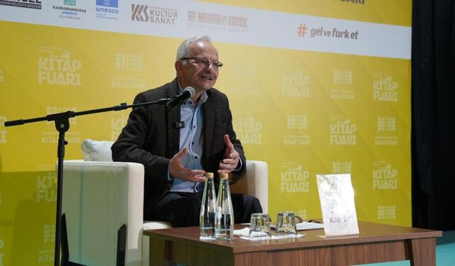 Kitap Fuarı’nda İsmail Kara’dan Düşünce Dünyasına Yolculuk