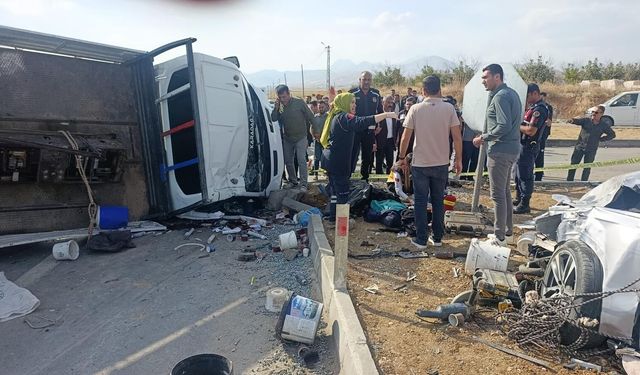 Feci Kaza: 1 Ölü, MHP’li Vekil Zuhal Karakoç Yaralı