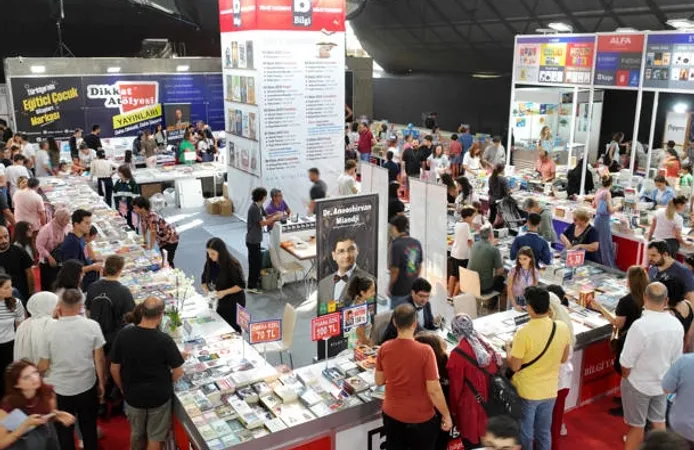Kitap Tutkunları Antalya Kitap Fuarı'nda Buluşuyor