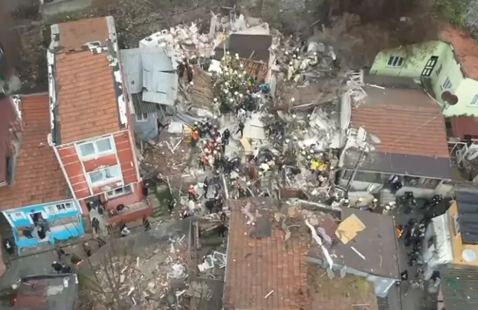 Fatih'teki Bina Çökmesi: Doğal Gaz Kaynaklı Olma İhtimali Düşük