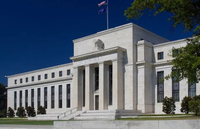 Fed Faizi Sabit Tuttu! Powell'dan 'Yüzde 2 Enflasyon Hedefi' Vurgusu