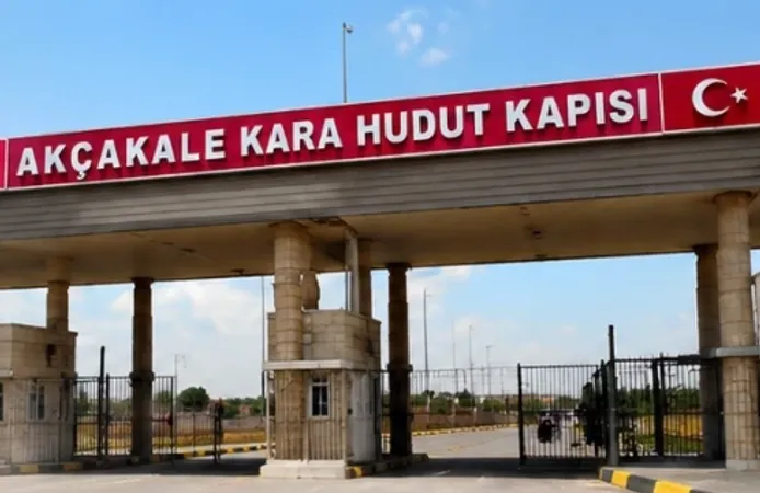 Akçakale Sınır Kapısı'nda Pasaportlu Geçişler 12 Yıl Sonra Yeniden Başlıyor