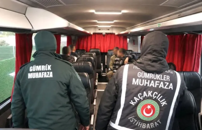 Bindikleri Otobüsü Şaşırınca... Avrupa Yerine İpsala'ya Geldiler!