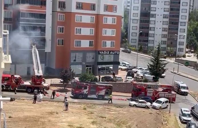 Kahramanmaraş'ta Apartman Yangını 3 Kişi Hayatını Kaybetti