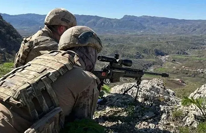Son Bir Haftada 4 PKK'lı Terörist Teslim Oldu, Hudutlarda 298 Kişi Yakalandı