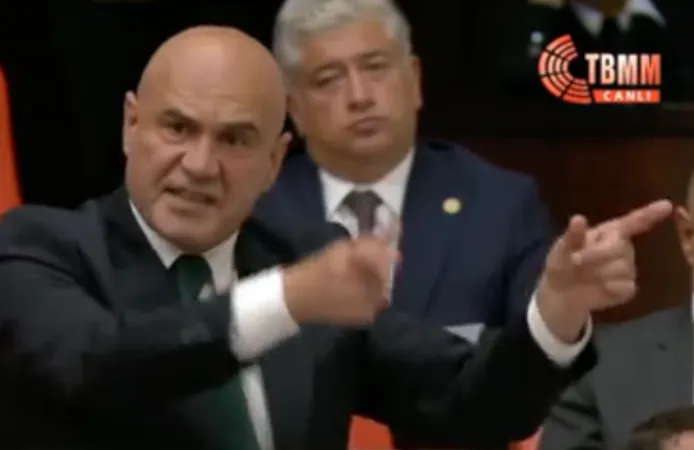Turhan Çömez Hakkında “Halkı Yanıltıcı Bilgiyi Yayma” Soruşturması