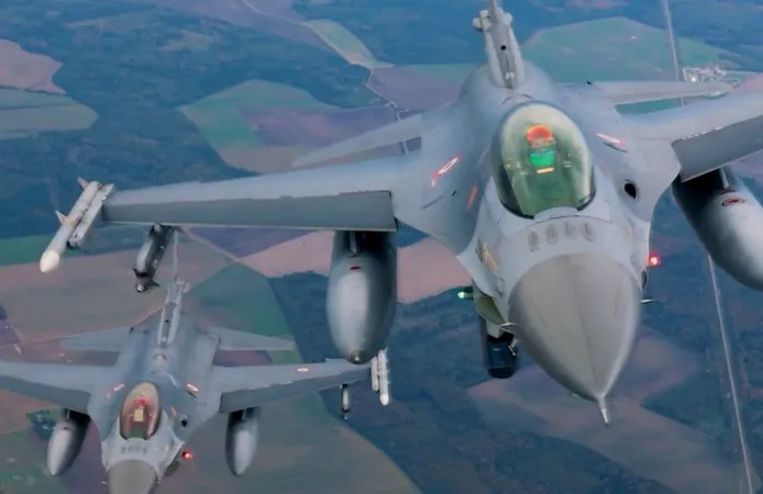 Gökyüzünde Güç Birliği... Türk F-16'ları Litvanya'da