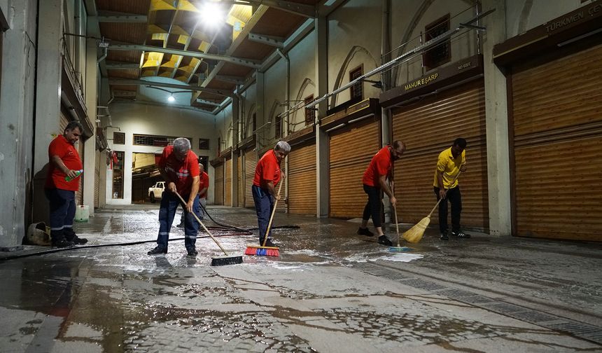 Kahramanmaraş’ta Asırlık Çarşı Köpüklü Su ile Temizlendi