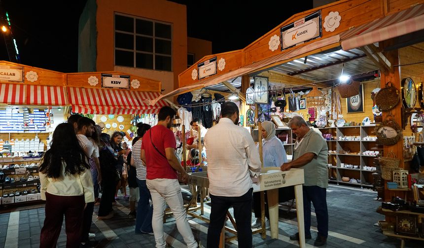 KAMEK Standı El Sanatlarıyla İlgi Odağı Oldu