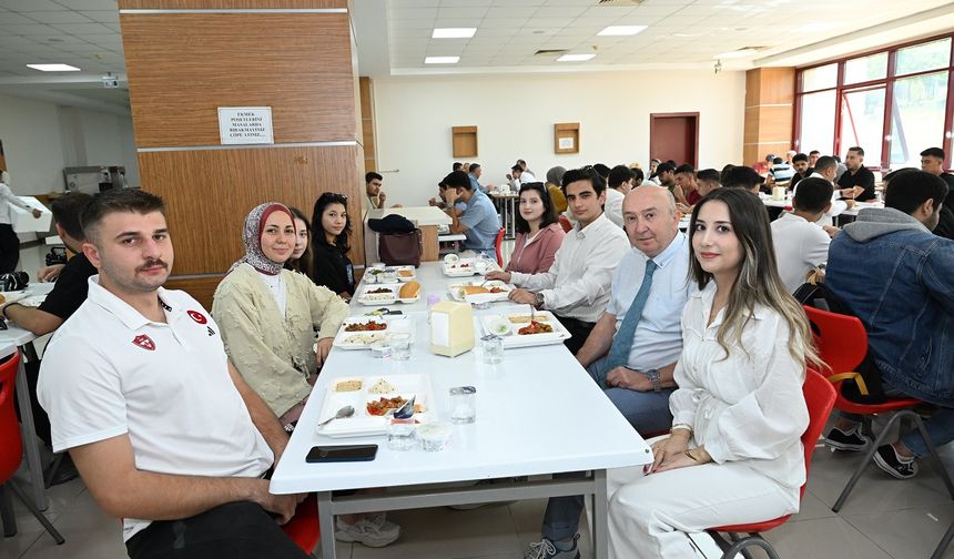 Maraş Mutfağı KSÜ’de Öğrencilere İkram Edildi