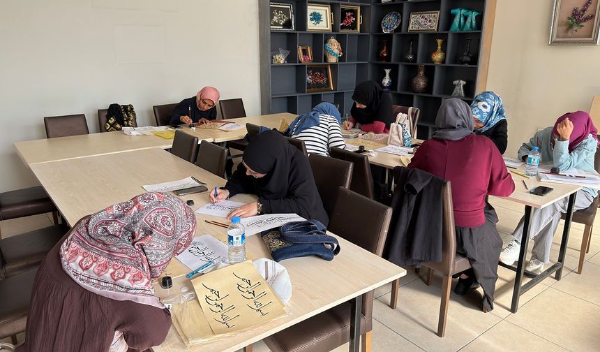 Geleneksel Hat Sanatının İncelikleri KAMEK’te Hayat Buluyor