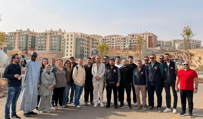 Uluslararası Gazeteciler Afet Şehirlerinde Asrın İnşasına Hayran Kaldılar