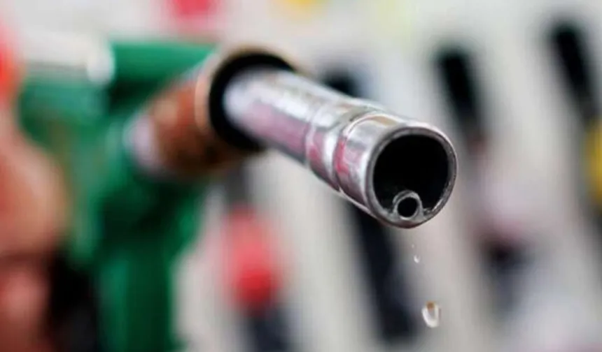 Benzin ve Motorine Yılın İlk Zammı