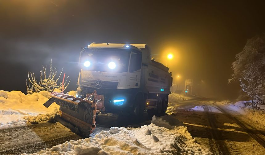 Büyükşehir, Şehrin Dört Bir Yanında Kar Mesaisini Sürdürüyor