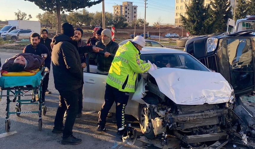 Kahramanmaraş’ta Çift Taraflı Trafik Kazası: 3 Yaralı Hastanede