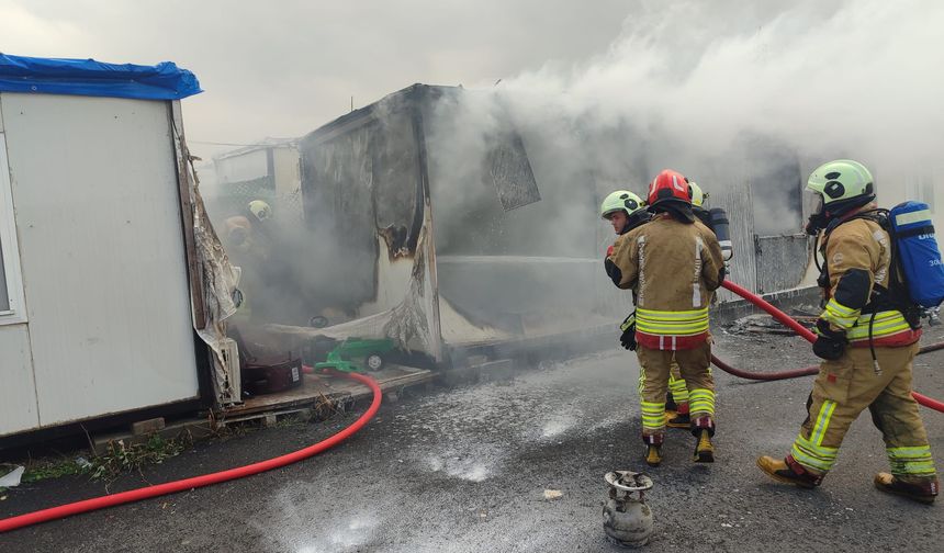 Kahramanmaraş’ta Karacasu Konteyner Kent’te Yangın Paniği