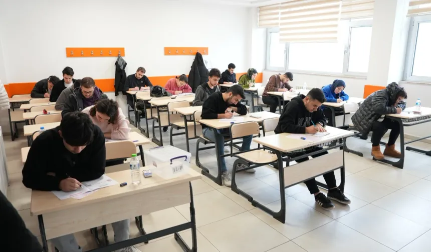 Büyükşehir’den Başarıya Giden Yolda Öğrencilere KPSS Provası