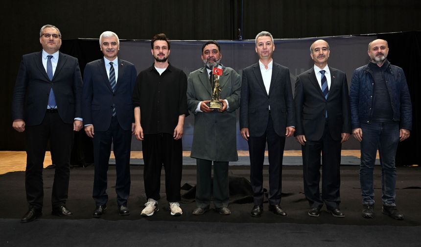 KSÜ’de “Firavunla Yüz Yüze” Adlı Tiyatro Oyunu Sahnelendi