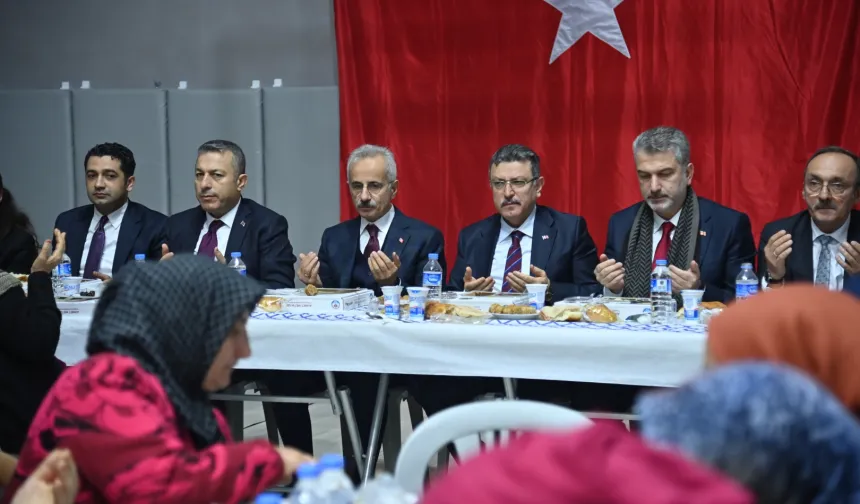 Bakan Uraloğlu ve Başkan Genç'ten Düzköy'e Hizmet Sözü