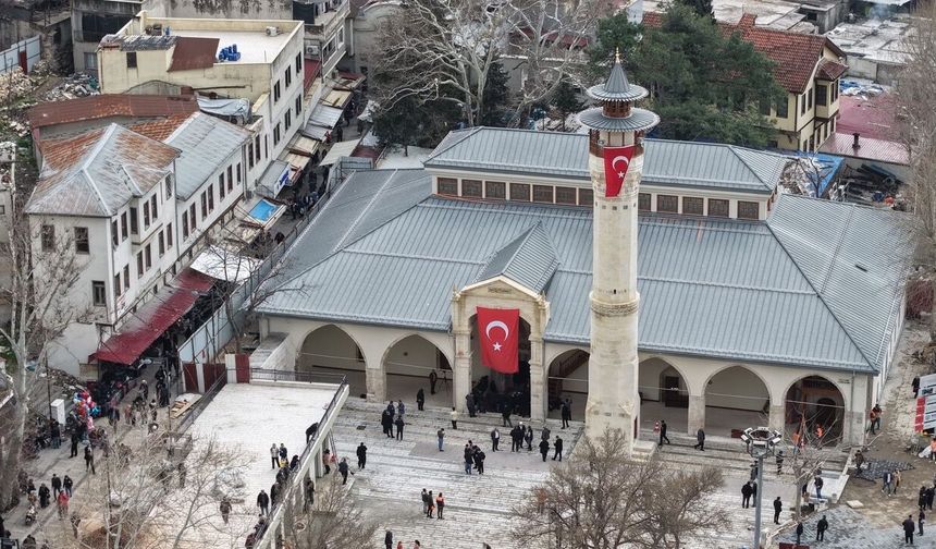 Asırlık Miras Yeniden Ayağa Kalktı: Ulu Camii ve Boğazkesen Camii İbadete Açıldı