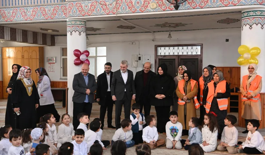 Başkan Görgel, Miniklerin Tekne Orucu Heyecanına Ortak Oldu