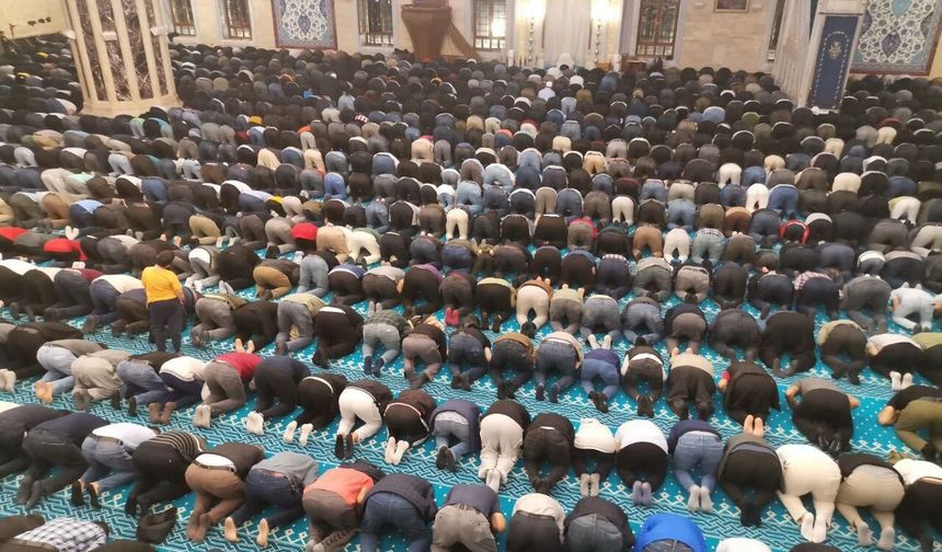 Kahramanmaraş’ta Kadir Gecesi’nde Camiler Doldu