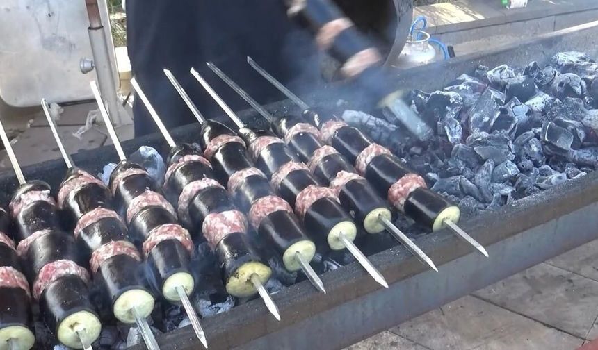 Kahramanmaraş’ta Ramazan Sofralarının Vazgeçilmezi: Patlıcan Kebabı