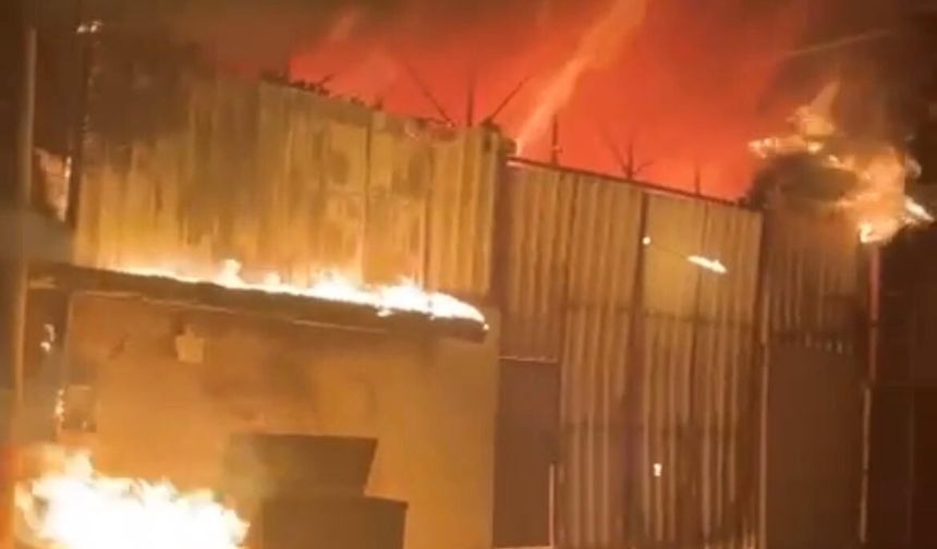 Kahramanmaraş’ta Depo Yangını Paniğe Neden Oldu