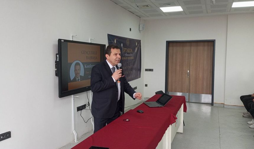 'En Sevgiliye' Konferansı Öğrencilerden Yoğun İlgi Gördü