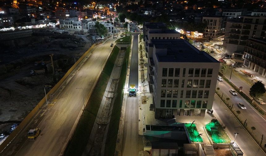 Büyükşehir Asfalt Mesaisini Gece Gündüz Sürdürüyor