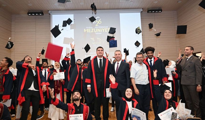Uluslararası Öğrenciler Mezuniyet Coşkusunda Buluştu