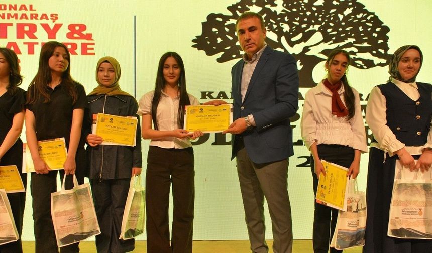 Edebiyatın Başkentinde Kalemler ve Sesler Yarıştı; Dereceye Girenler Ödüllendirildi