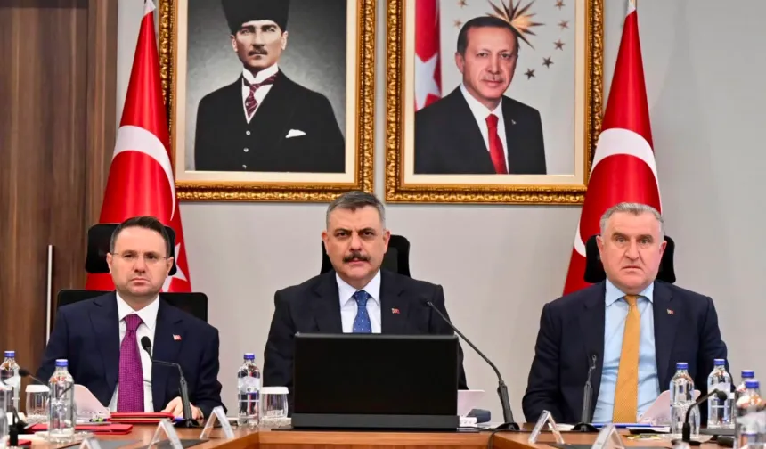 3 Bakan Futbolu Masaya Yatırdı