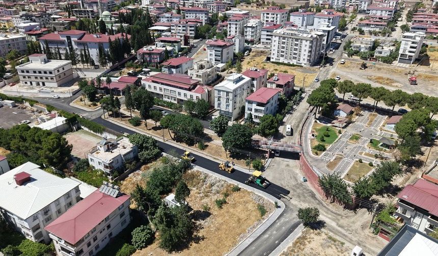 Büyükşehir’in Dulkadiroğlu Bahçelievler’de Asfalt Mesaisi Kesintisiz Sürüyor