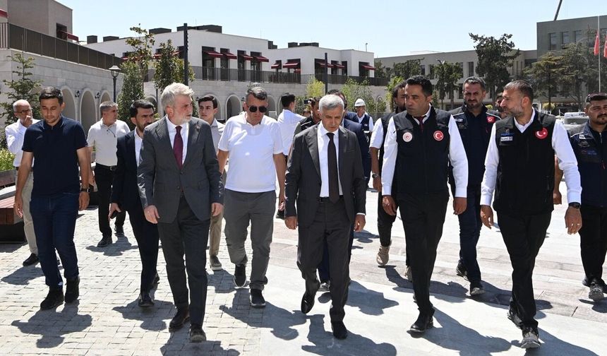 Vali Ünlüer ve Başkan Görgel, Trabzon Caddesi ile Demirciler Çarşısı’nda İncelemelerde Bulundu