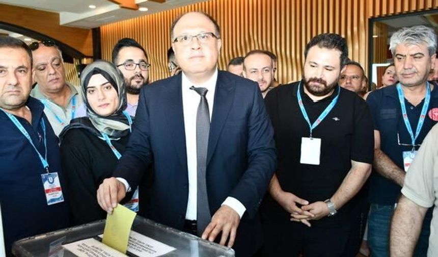 Sağlık-Sen Kahramanmaraş'ta Güven Tazeledi: Bünyamin Mutlu Demirci Yeniden Şube Başkanı Seçildi