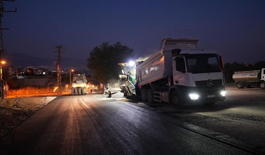 Batı Mahallelerinin Ulaşımına Güç Katacak 30 Metrelik Bulvarda Sıcak Asfalta Başlandı